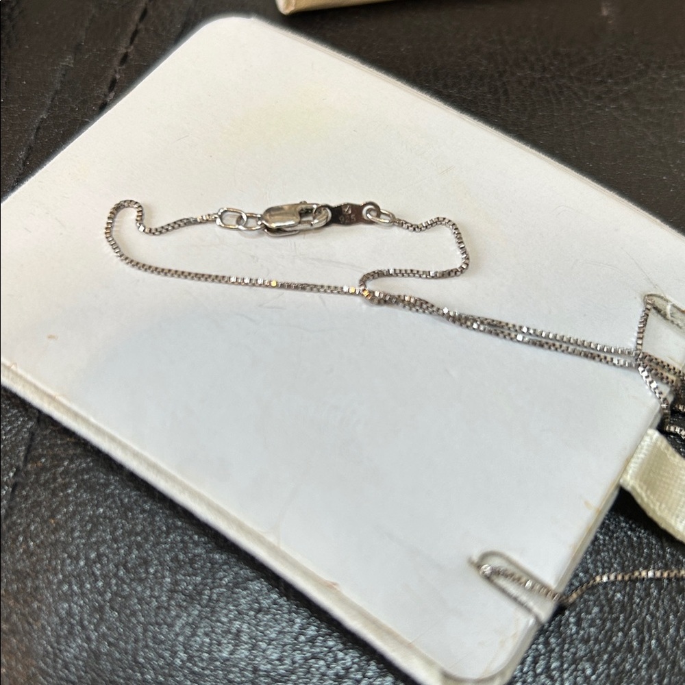 EUC Kay Jewelers Silver Heart Necklace - sterling silver - Picture 6 of 7